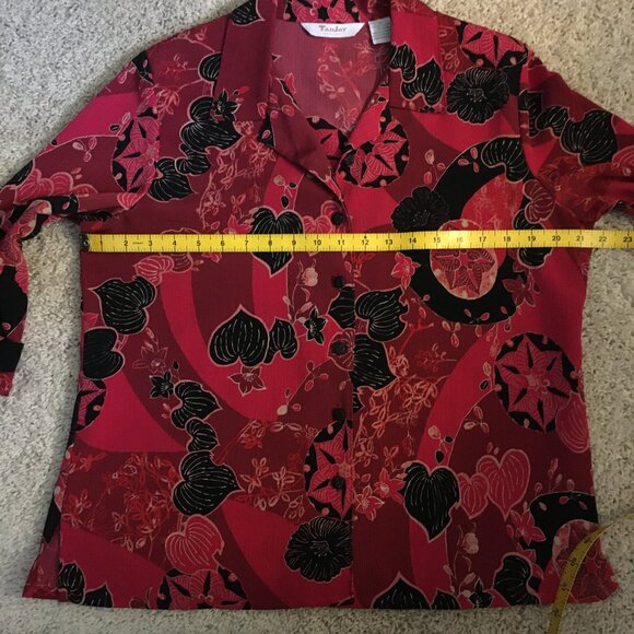 TanJay Crepe Queen of Hearts & Spades Button Down Shirt - Picture 10 of 14